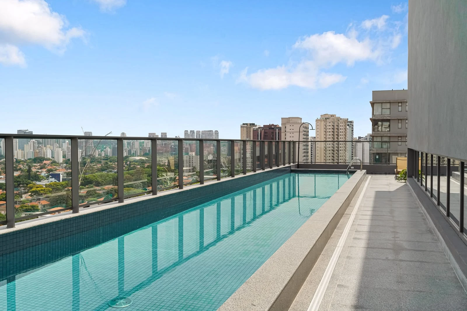 Moema - Apartamento de 40m² (NR) - Ao lado da Estação   