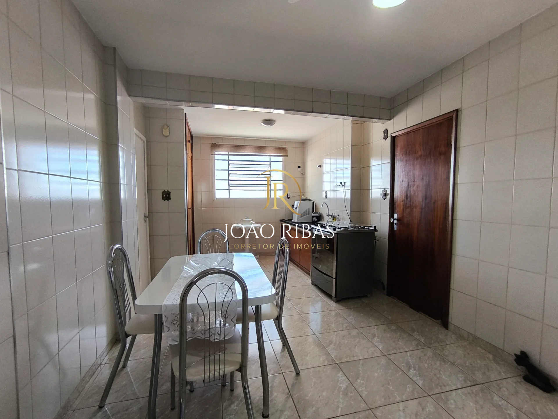 Edifício Agulhas Negras — Apartamento de 165 m² no Centro de Ribeirão Preto