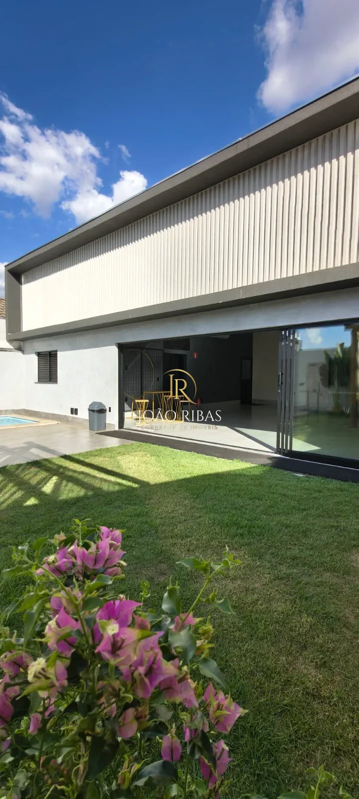Casa à Venda | 2 Quartos | 4 Vagas | 149 m²