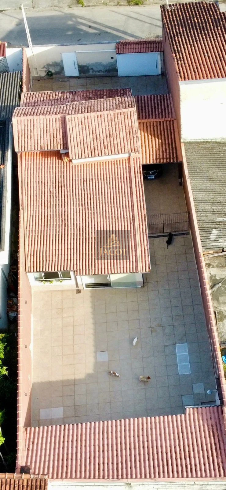 Linda casa com 4 dormitorios para sua familia com churrasqueira 3 bainheiros espaço para seu Pet 10 vagas de garagem