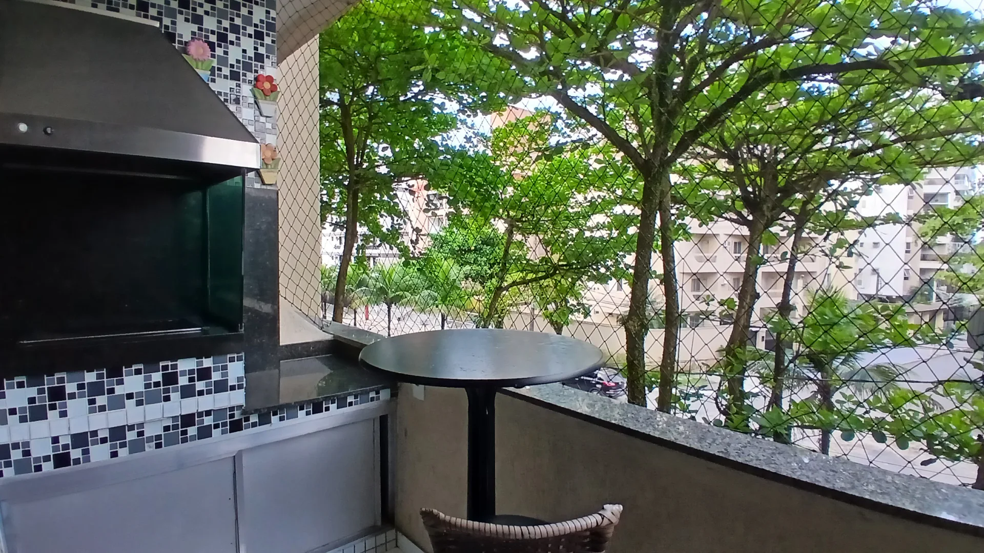 Apartamento com Varanda Gourmet na Enseada | 1 Dormitório | R$ 310 Mil