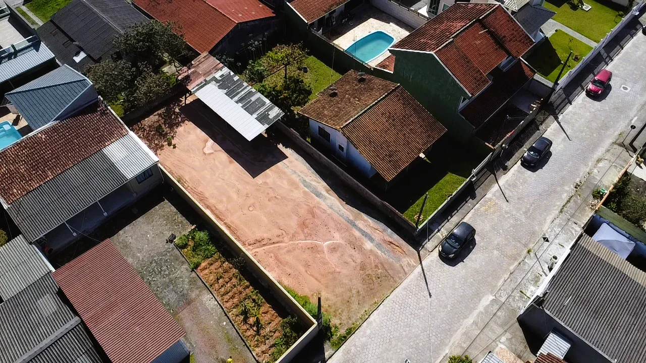 TERRENO DE 360m² NO CENTRO DE ITAPOÁ
