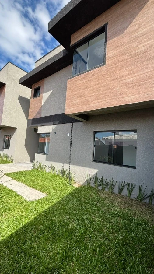 Sobrado em Condomínio para Locação, Curitiba / PR, bairro Barreirinha, 3 dormitórios, sendo 1 suíte, 2 banheiros, 1 vaga de garagem, área total 120 m², área útil 104,87 m², por R$ 3.800,00!!!