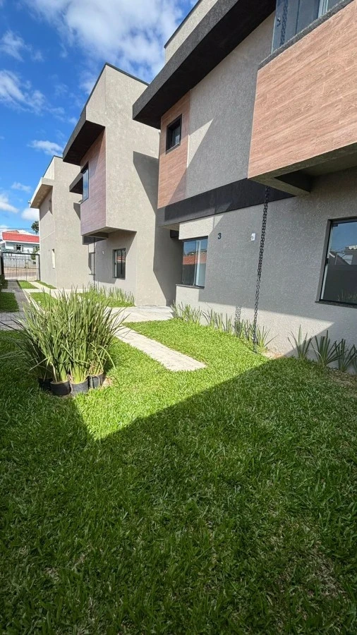 Sobrado em Condomínio para Locação, Curitiba / PR, bairro Barreirinha, 3 dormitórios, sendo 1 suíte, 2 banheiros, 1 vaga de garagem, área total 120 m², área útil 104,87 m², por R$ 3.800,00!!!