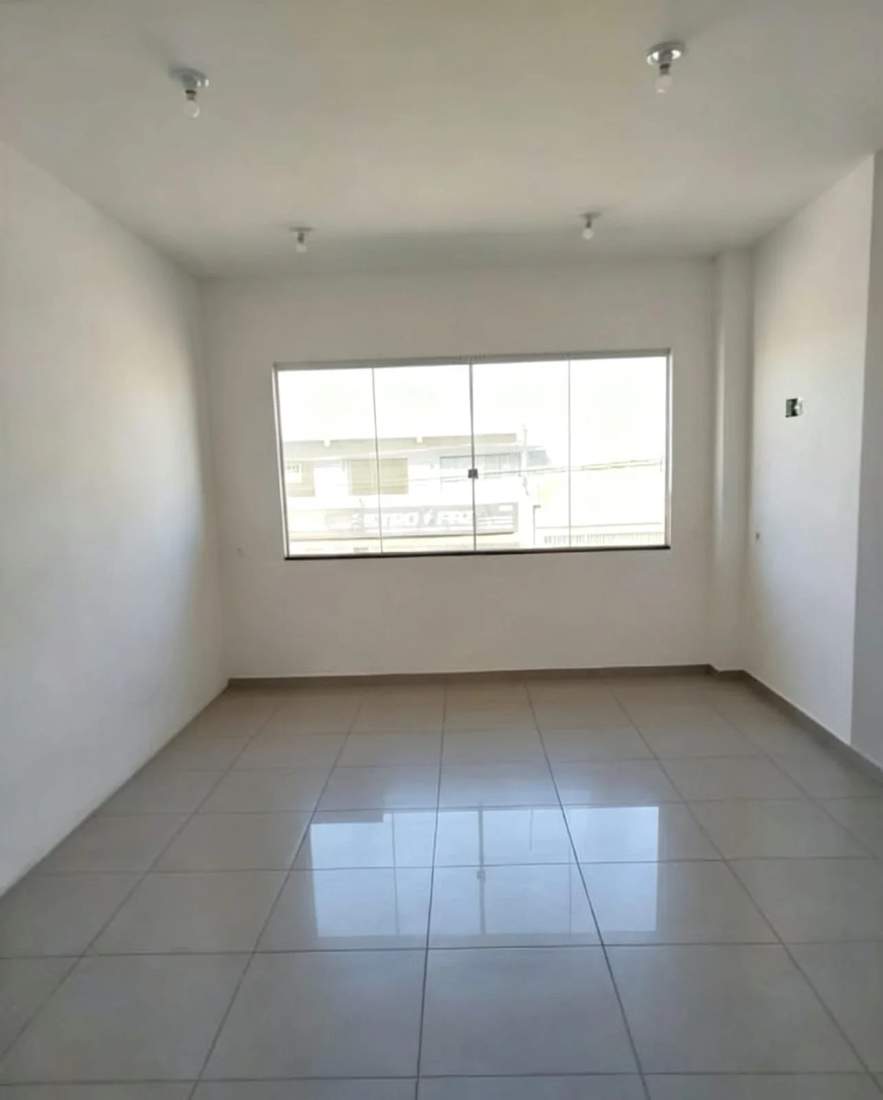 Sala Comercial para Locação, Fazenda Rio Grande / PR, bairro Santa Terezinha, área total 30 m², área útil 30 m², por R$ 900,00!!!