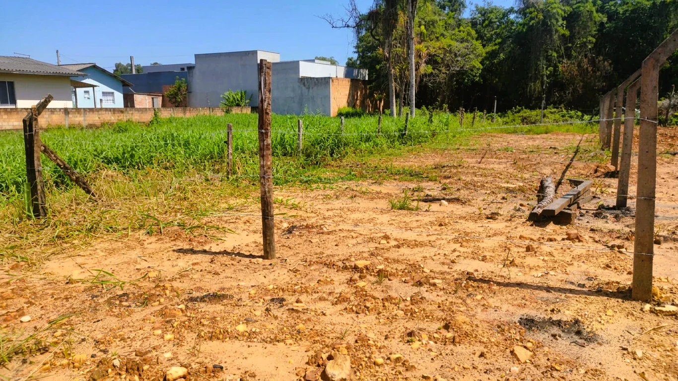 TERRENO A 800m DO MAR PRONTO PARA CONSTRUIR NO BALNEÁRIO CAMBIJU
