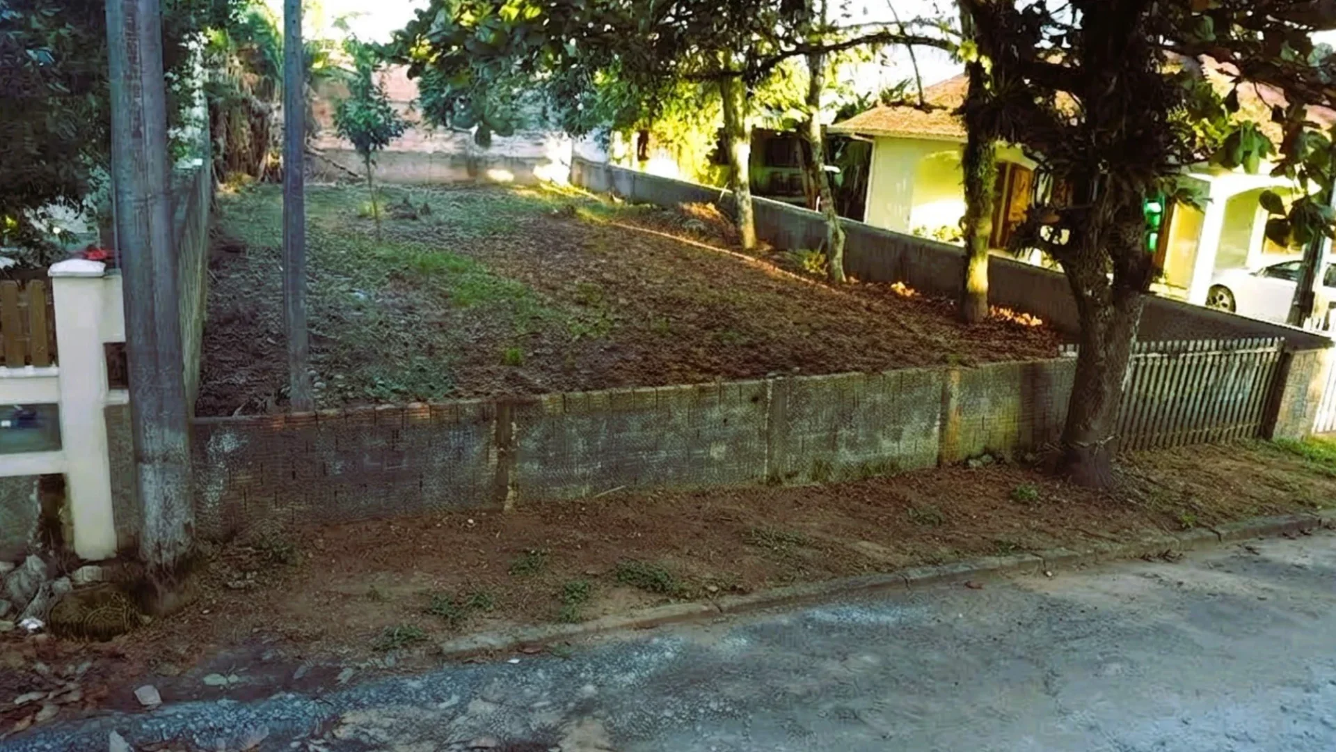 TERRENO MURADO, PRONTO PARA CONSTRUIR COM 362,5M² - ITAPEMA DO NORTE