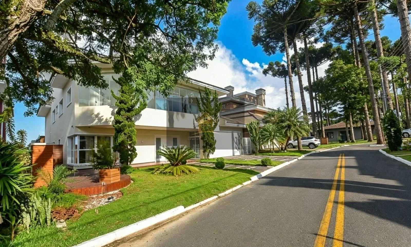 Residência Alto Padrão em Condomínio Fechado, 665 m², por R$ 13.900,00!!!