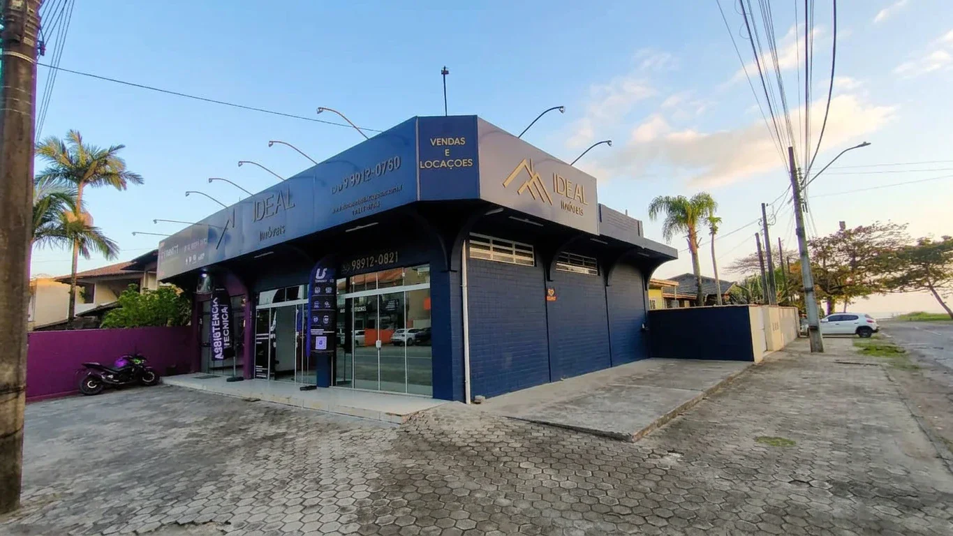 3 SALAS COMERCIAIS E UMA CASA NA QUADRA DO MAR - RETORNO IMEDIATO!