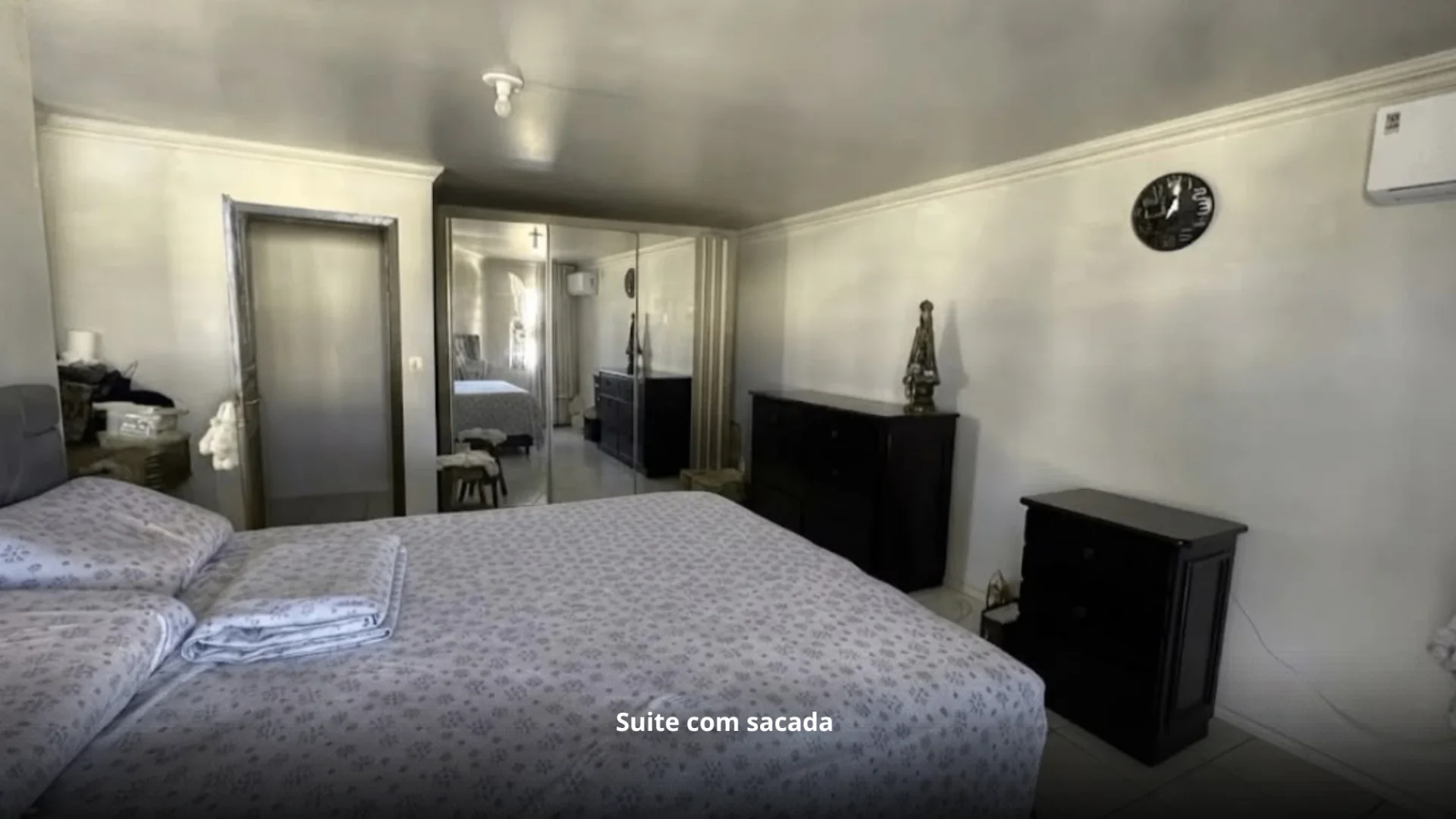 SOBRADO NO CENTRO DE ITAPOÁ COM 2 QUARTOS SENDO 1 SUITE