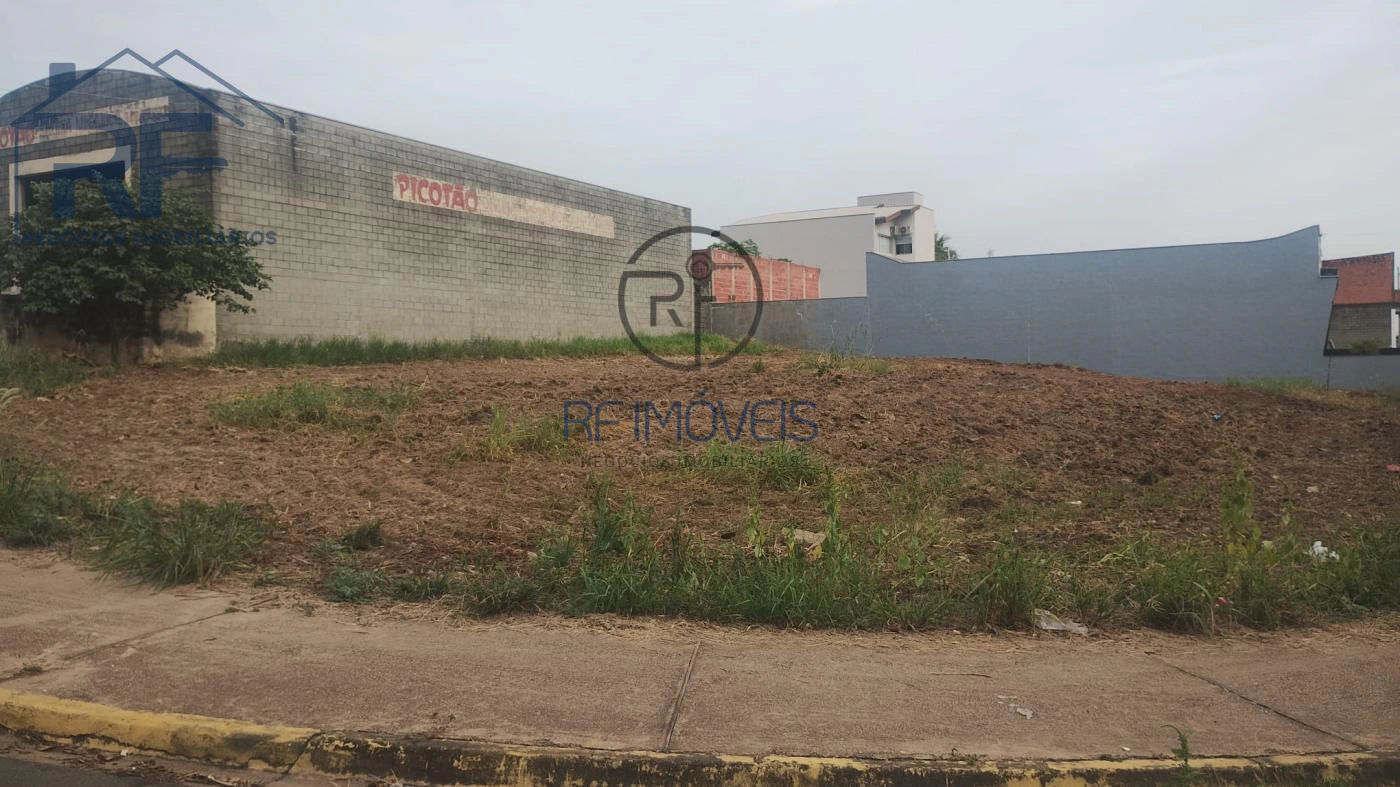Terreno para Venda em Mombuca, Centro