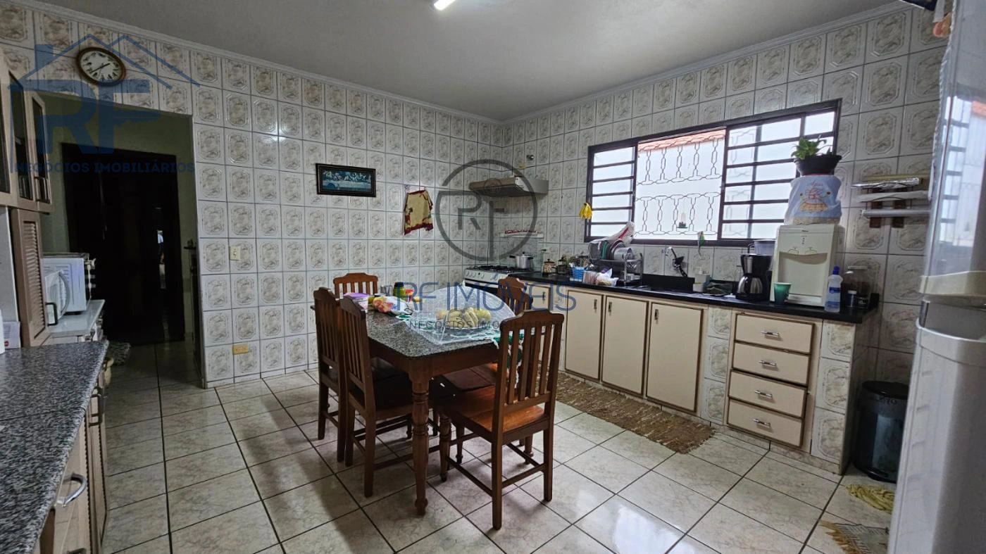 Casa para Venda em Piracicaba, Vila Cristina, 4 dormitórios, 1 suíte, 3 banheiros, 1 vaga