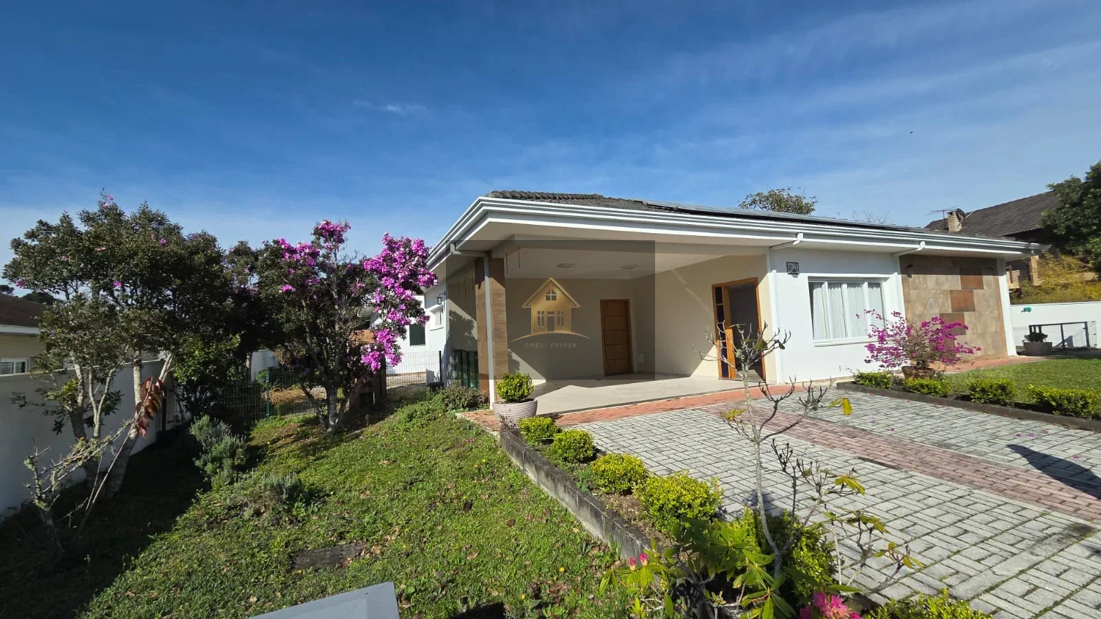 Casa de Alto Padrão para Locação no Condomínio Pousada Anhangava, por R$ 8.900,00!!!