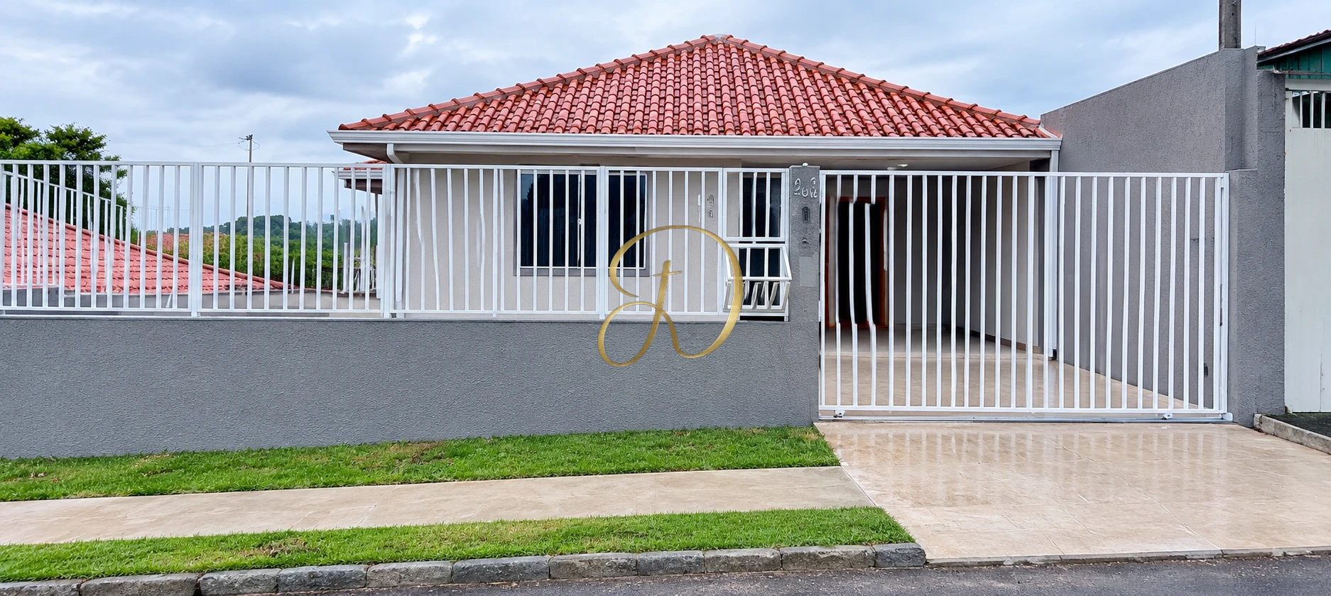 Financia,  casa com amplo terreno no Bairro Osasco