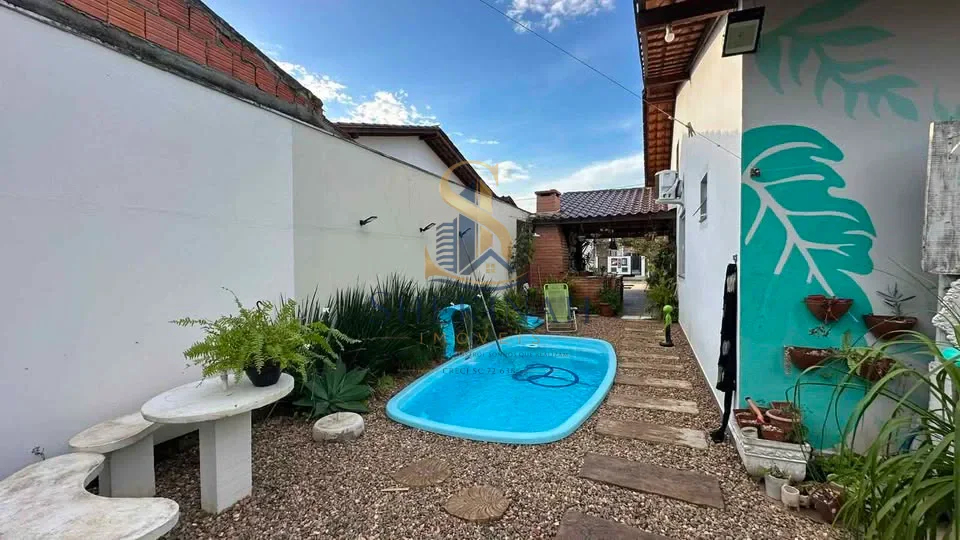 CASA C/ PISCINA
