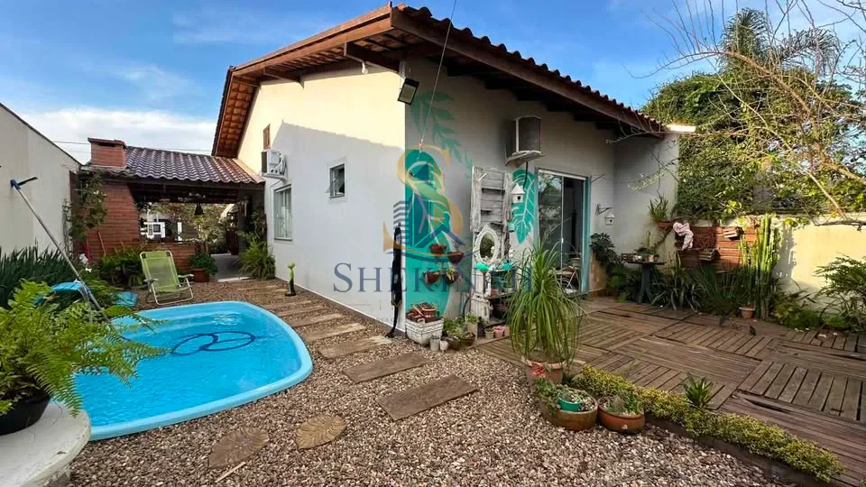 CASA C/ PISCINA