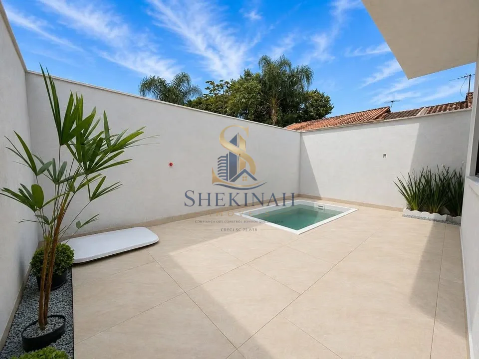 LINDA CASA COM PISCINA - EXCELENTE OPORTUNIDADE
