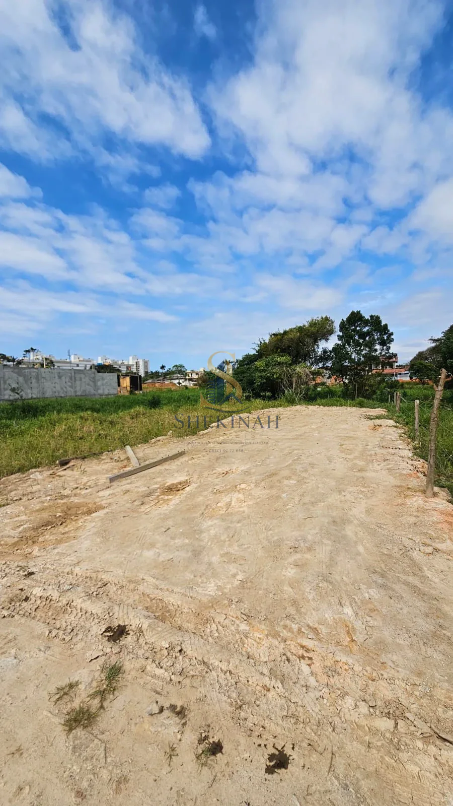 TERRENO 850 METROS DA PRAIA