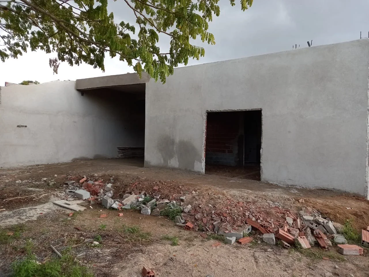OPORTUNIDADE DE INVESTIMENTO EM COSTA AZUL – ESTRUTURA PARA 4 CASAS | R$ 380 MIL