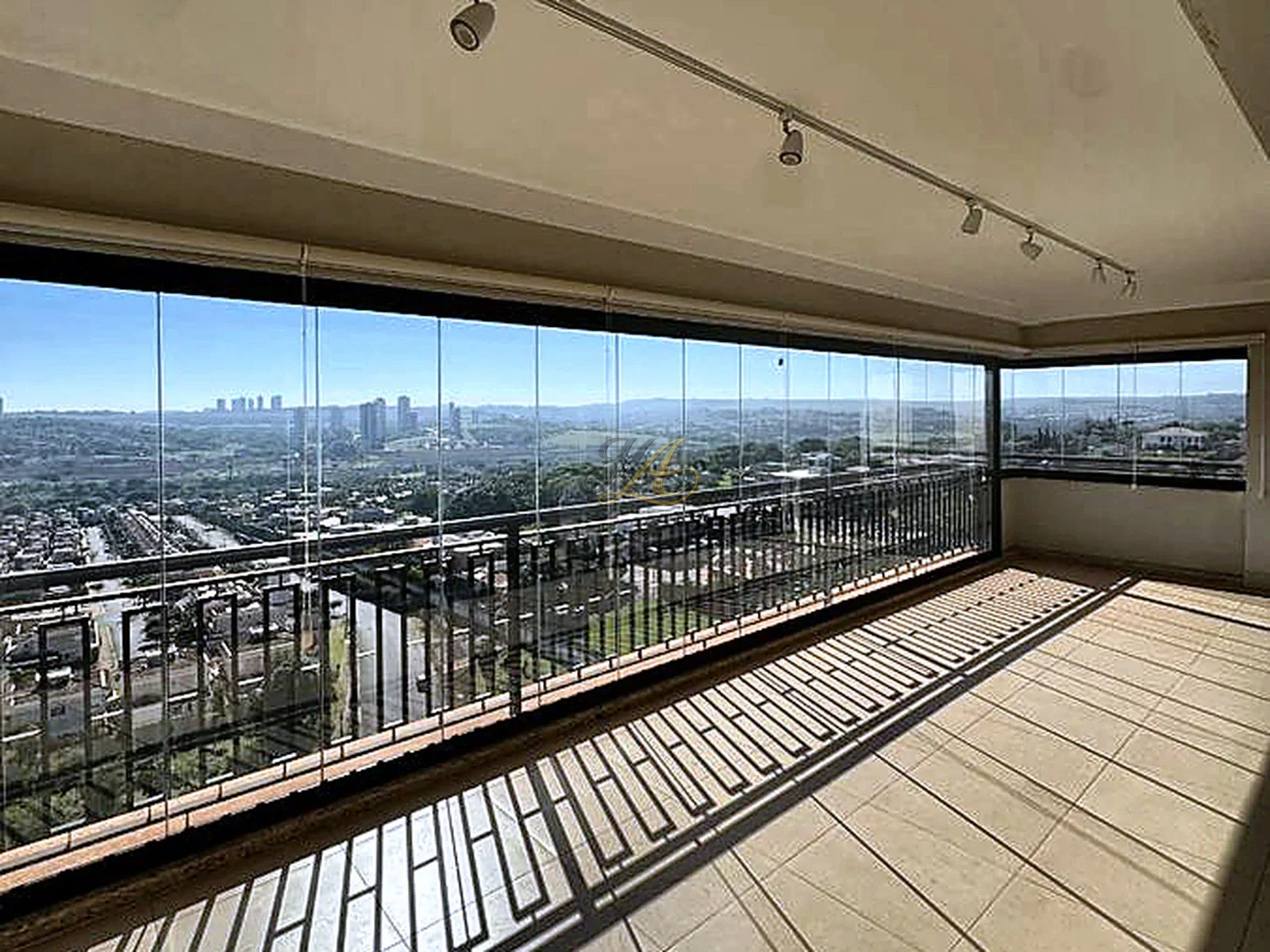 Apartamento de 168 m² com 3 suítes e 3 vagas à venda | Vila do Golfe