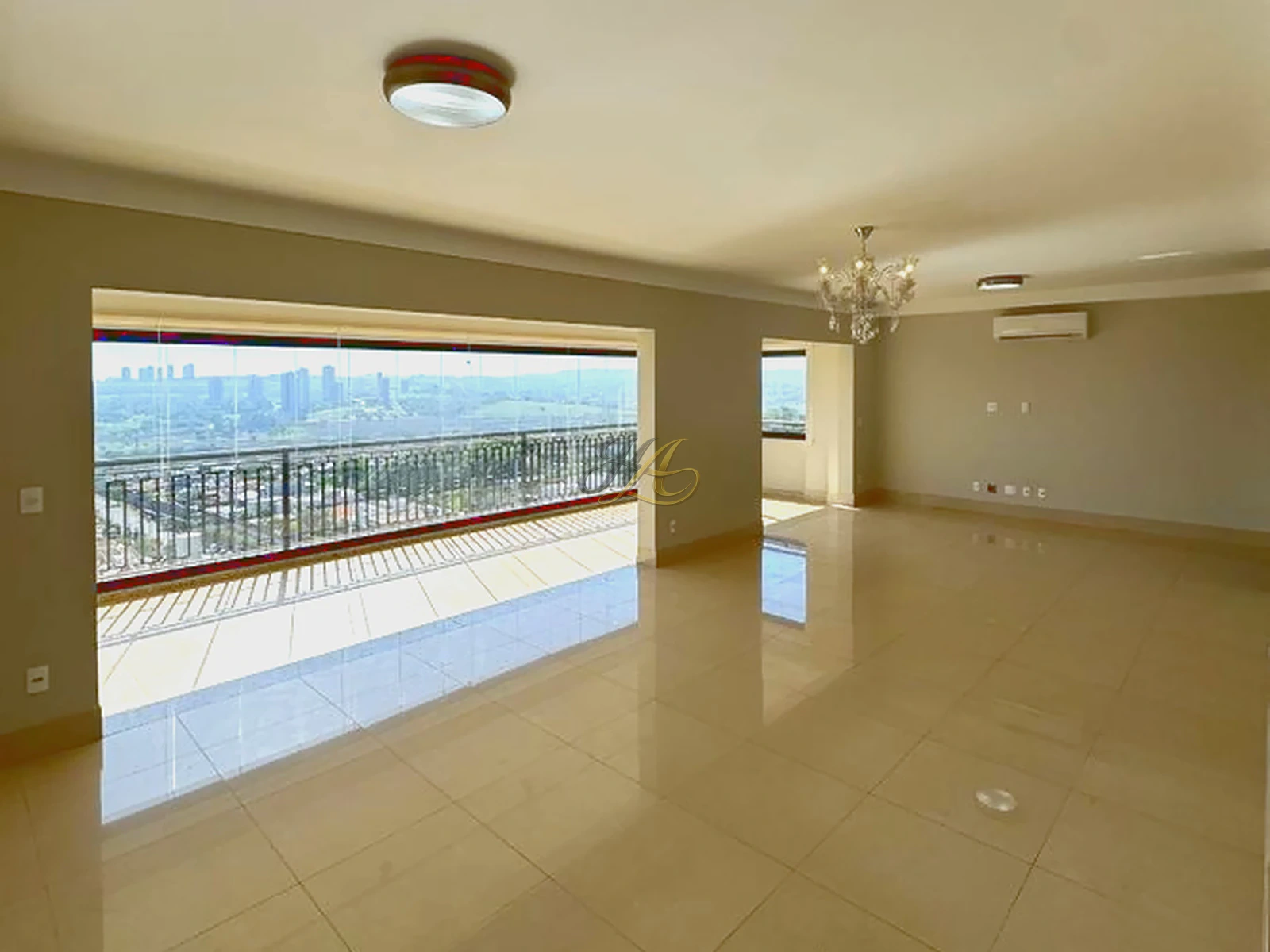 Apartamento de 168 m² com 3 suítes e 3 vagas à venda | Vila do Golfe