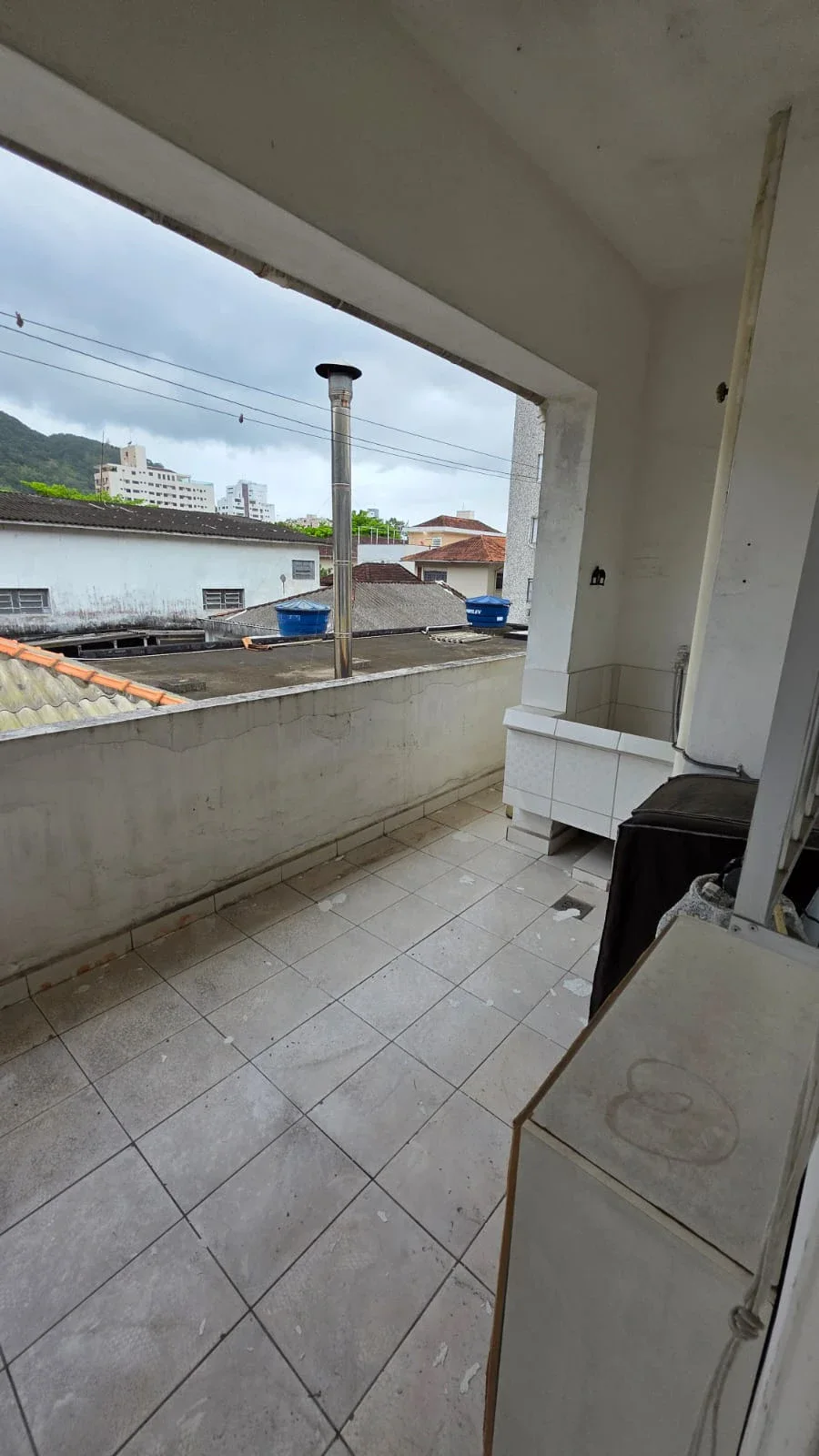 Apartamento para locação - R$ 2.500,00 (pacote) - Marapé - Santos -  SP