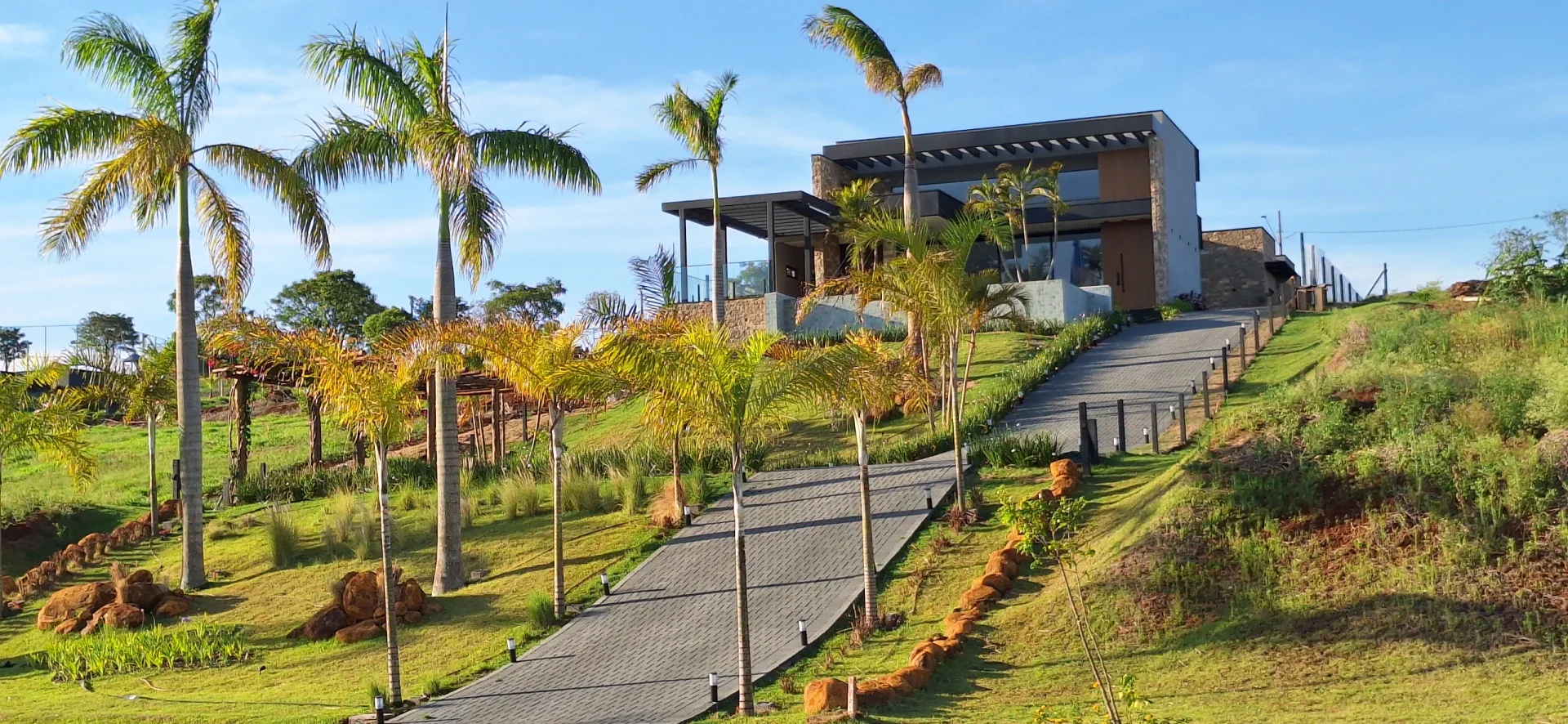 Casa alto padrão à venda com 3 suítes no Ecovillas do Lago