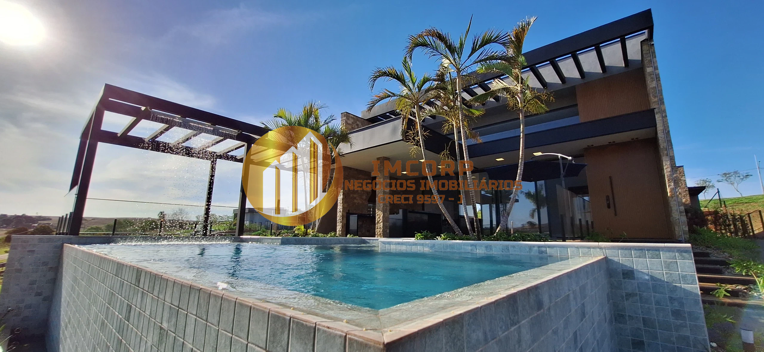 Casa alto padrão à venda com 3 suítes no Ecovillas do Lago
