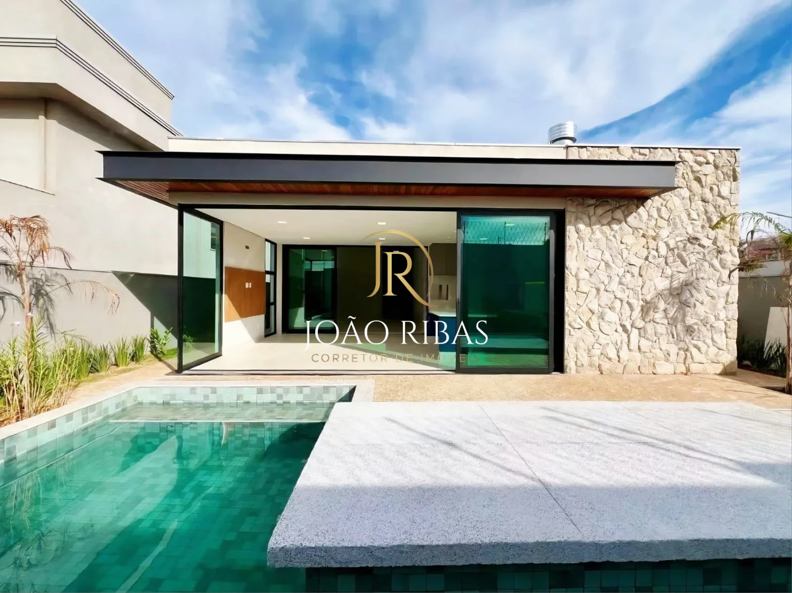 Casa de 3 Suítes de Alto Padrão à Venda no Condomínio Siena – 250 m²