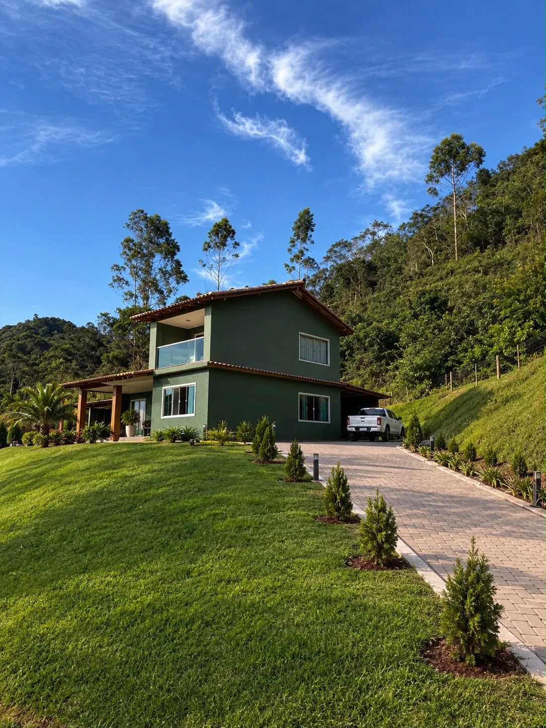 Sítio com 20.000 m² e Casa em Alto Padrão – Alto Biriricas