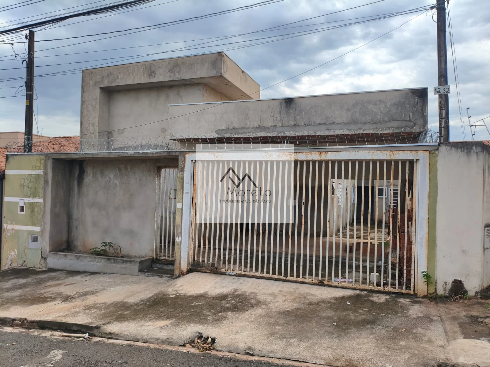 Vende-se casa no Jardim Nunes