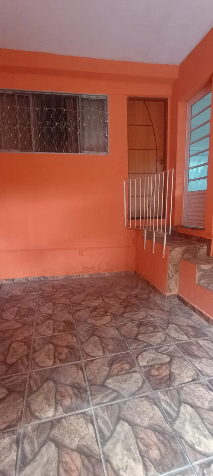 Sobrado 3 quartos e garagem portão automatico Jardim Galli, São Paulo
