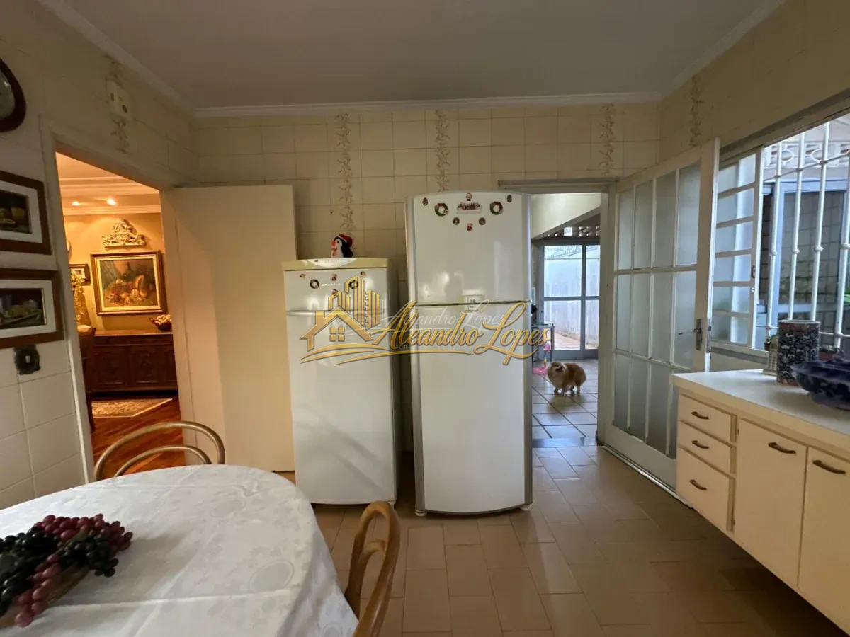 CASA IMPONENTE NO ESTORIL IV | CONFORTO, ESPAÇO E LAZER À VENDA EM JARDIM ESTORIL IV, BAURU/SP