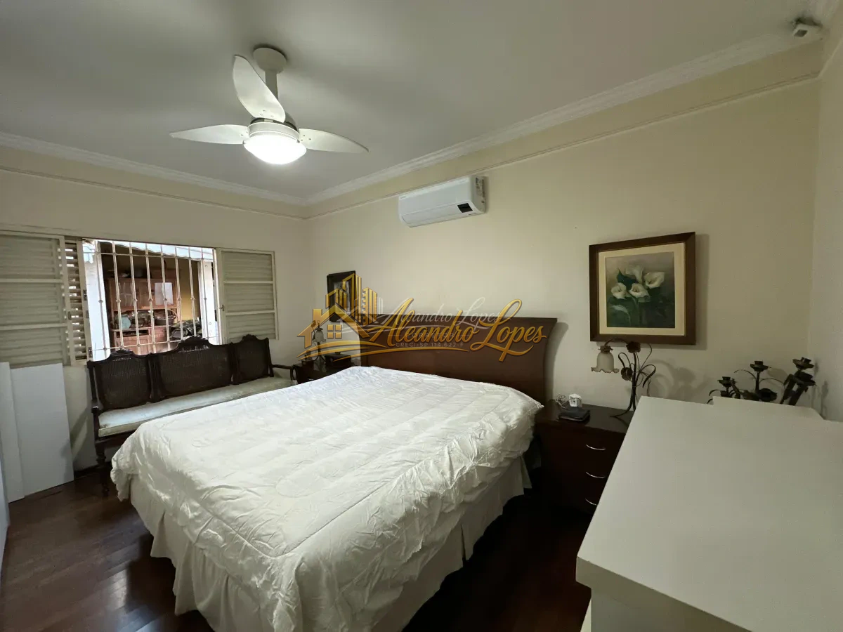 CASA IMPONENTE NO ESTORIL IV | CONFORTO, ESPAÇO E LAZER À VENDA EM JARDIM ESTORIL IV, BAURU/SP