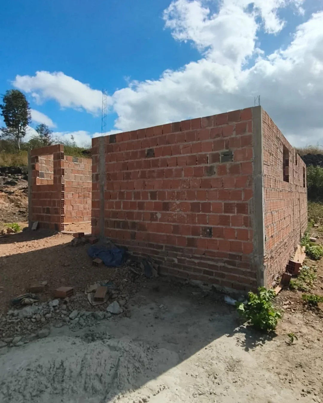 TERRENO COM CASA EM CONSTRUÇÃO À VENDA – BAIRRO SANTA FÉ | PEDRO II/PI
