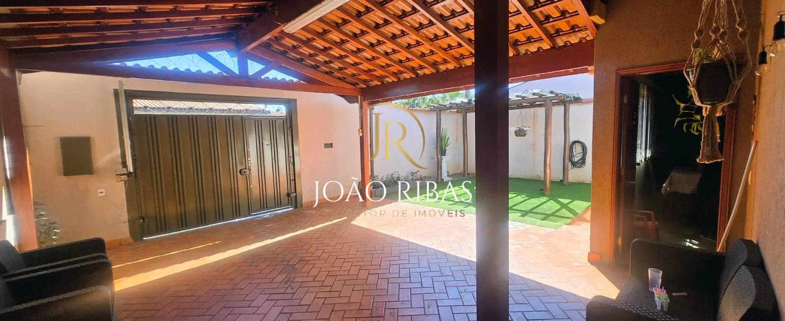 Casa de 3 Dormitórios com Suíte e Piscina Aquecida à Venda no Portal do Alto