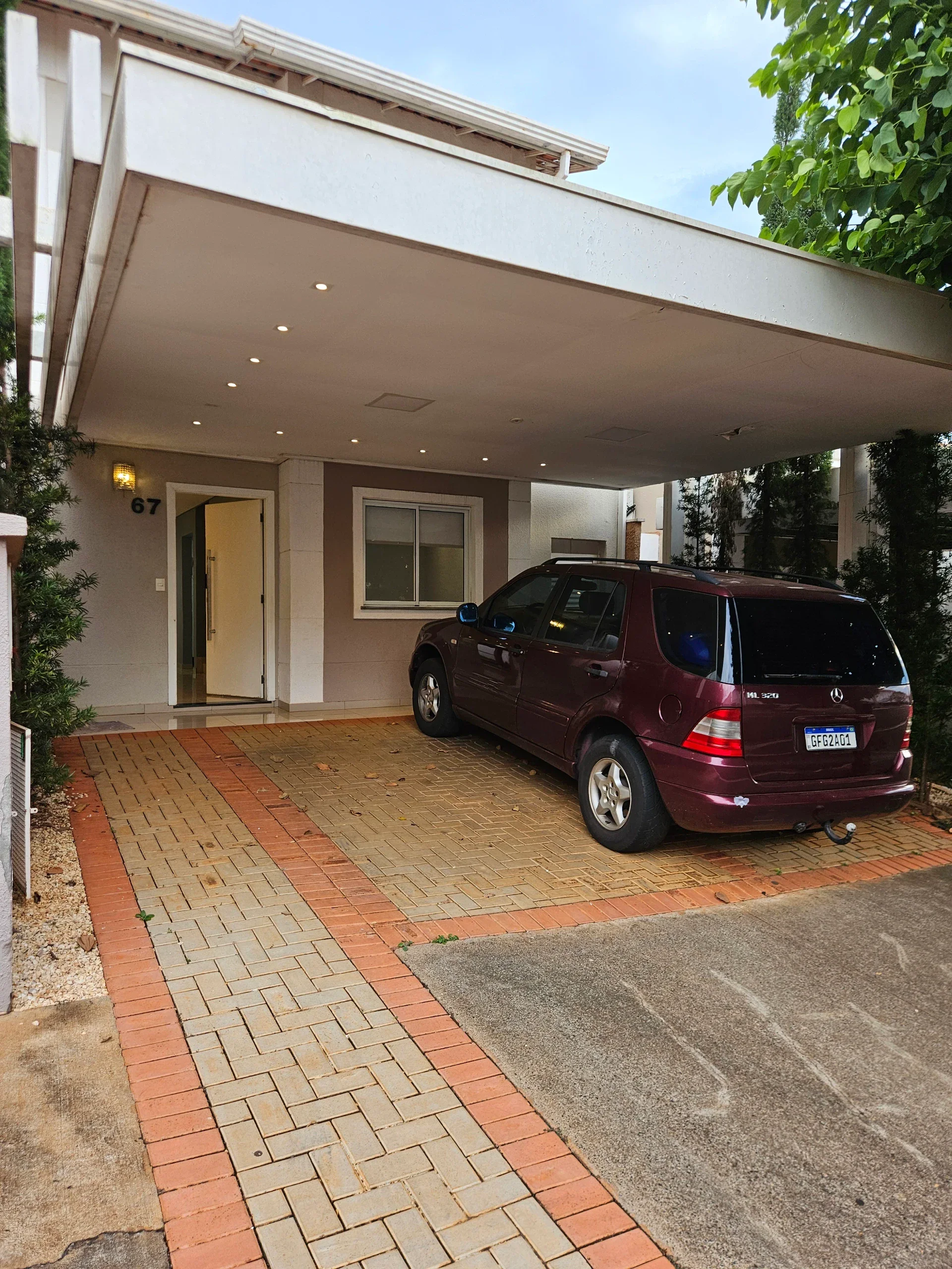 Casa em Condomínio na Vila do Golfe – 3 Quartos, sendo 1 Suít