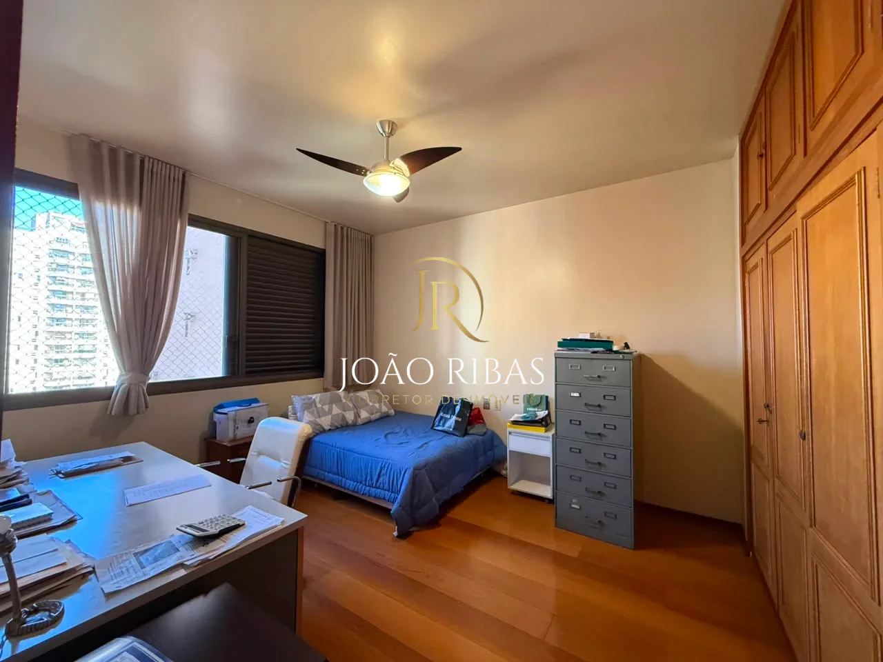 Apartamento de 5 Quartos com 420m² e 4 Vagas no Centro de Higienópolis