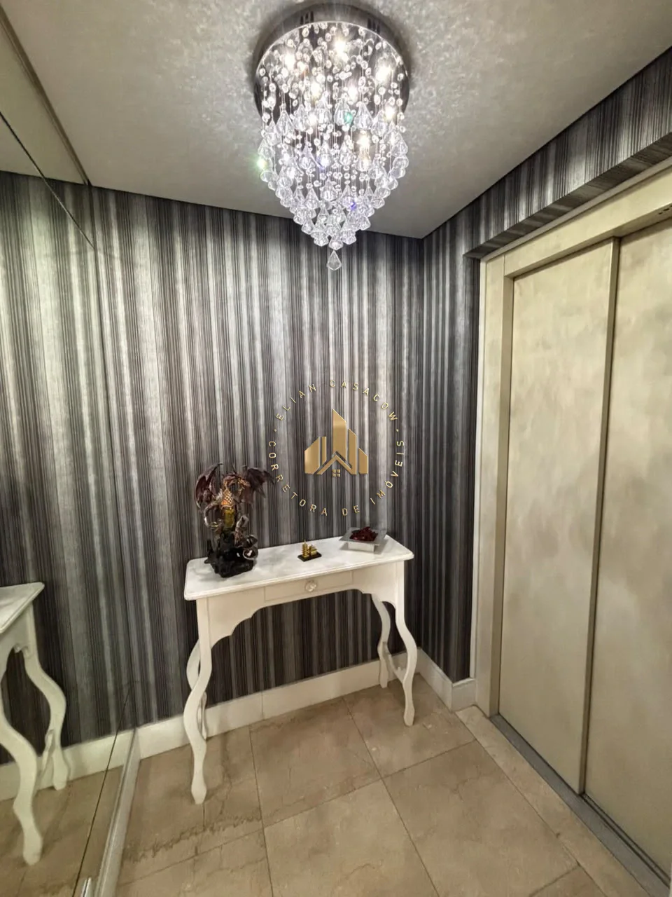Reserva Jardim | 156 m² | 3 Suítes | Andar Alto | Porteira Fechada