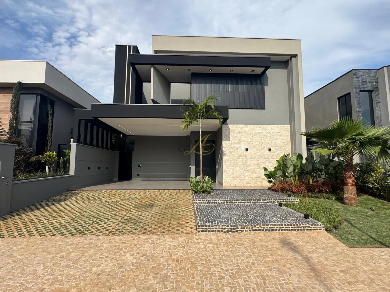 Sobrado de 244,55 m² com 4 suítes, piscina e automação à venda em condomínio | Vivendas da Mata