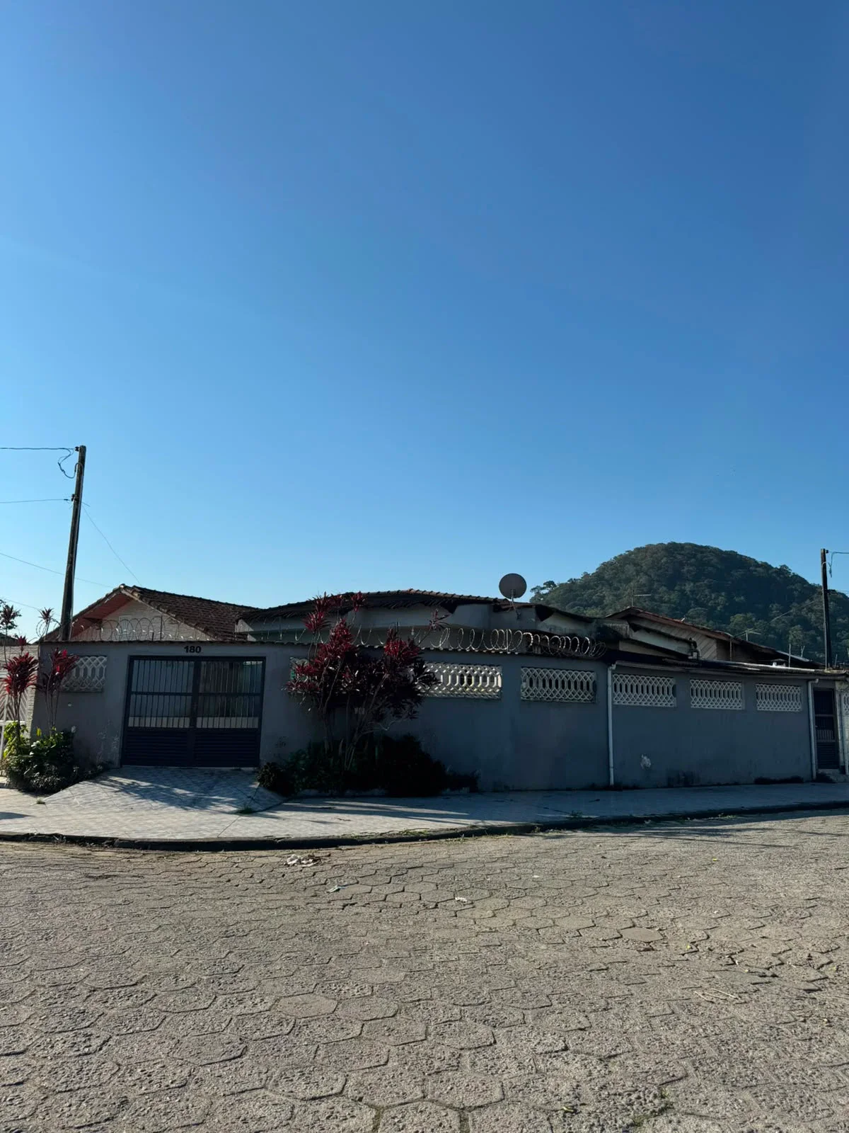 CASA EM ITANHÉM À VENDA