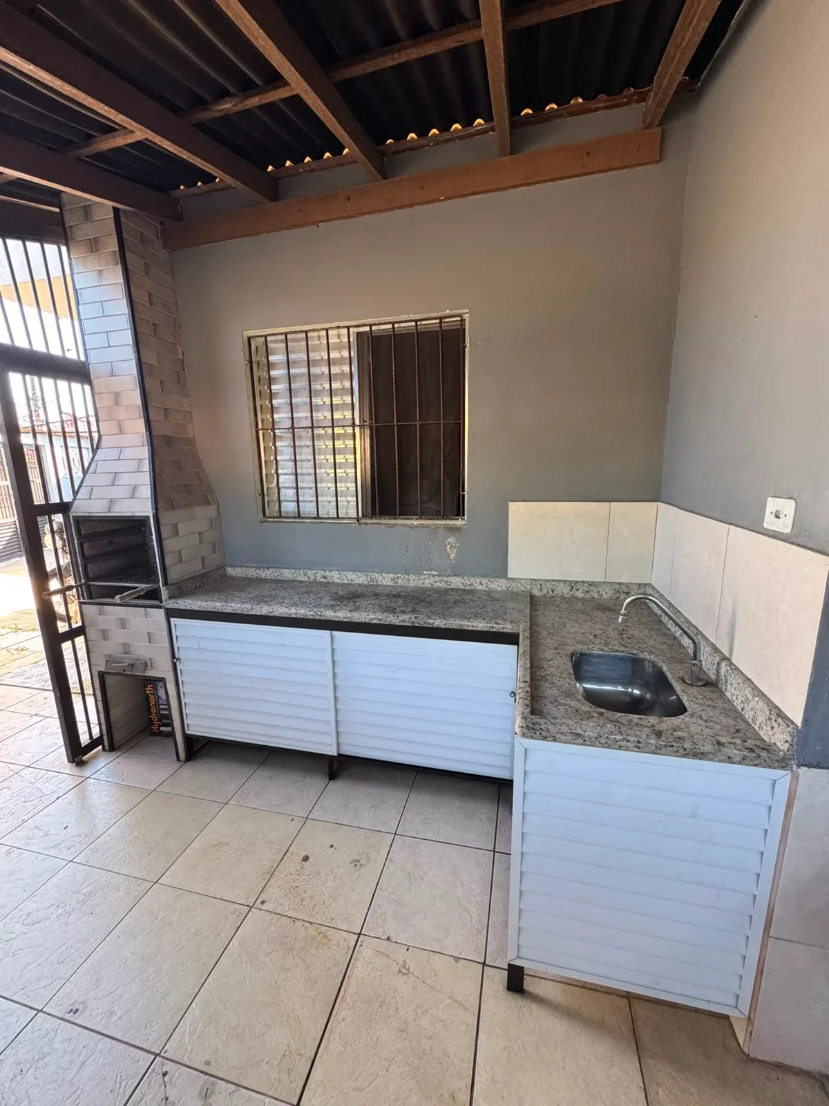 CASA EM ITANHÉM À VENDA
