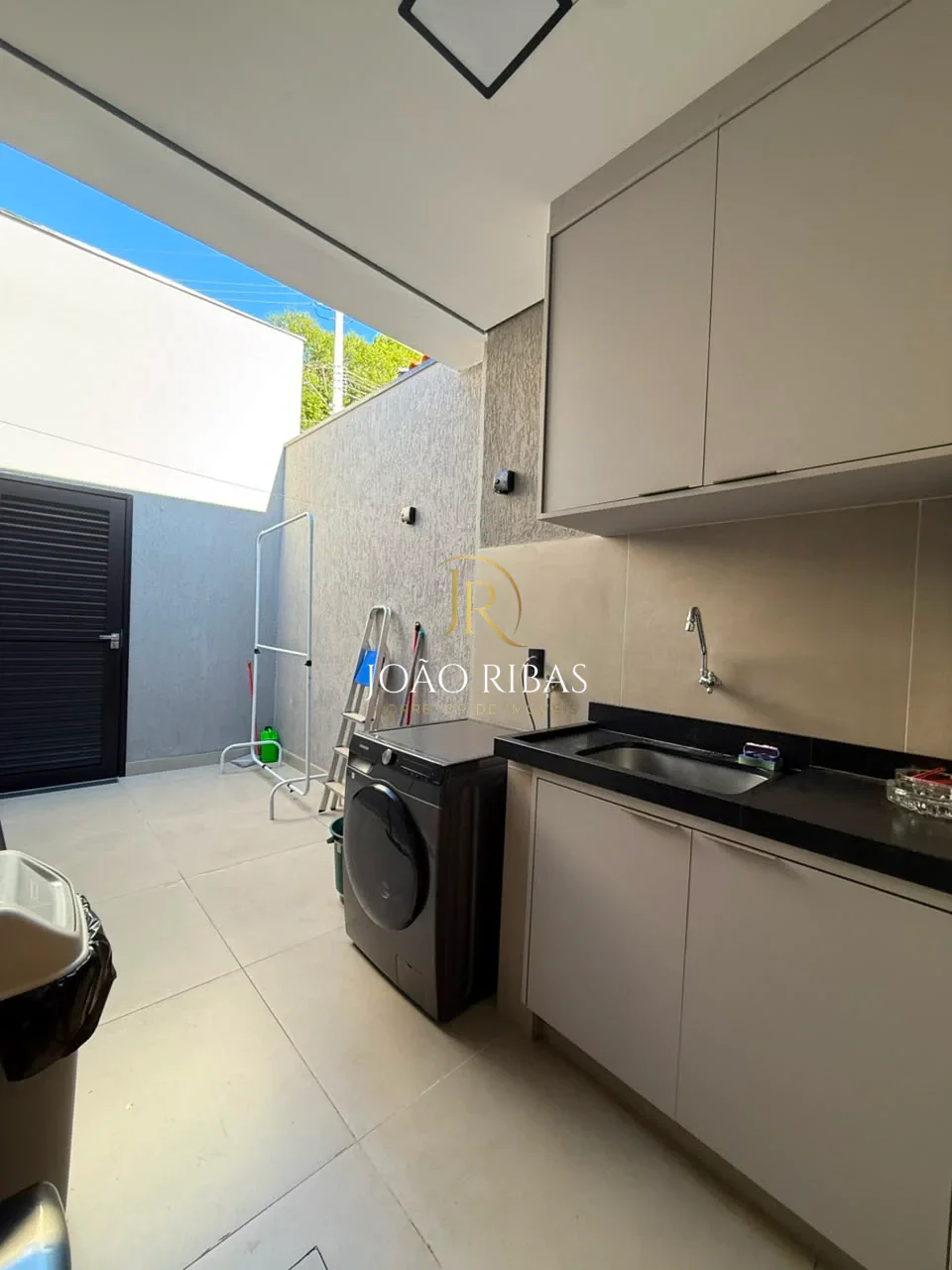 Casa à Venda em Castelo Branco | 3 Quartos, sendo 1 Suíte