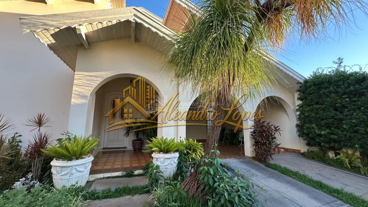 CASA IMPONENTE NO ESTORIL IV | CONFORTO, ESPAÇO E LAZER À VENDA EM JARDIM ESTORIL IV, BAURU/SP