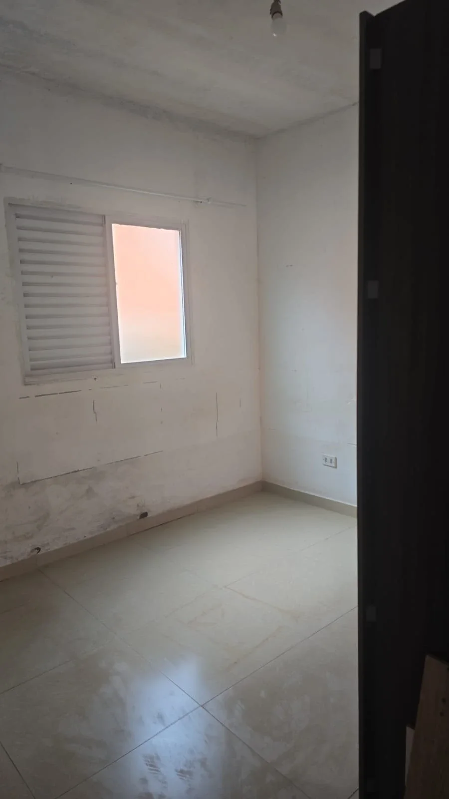 Sobrado - 2 quartos c/ suítes - Vila Voturua - São Vicente - SP