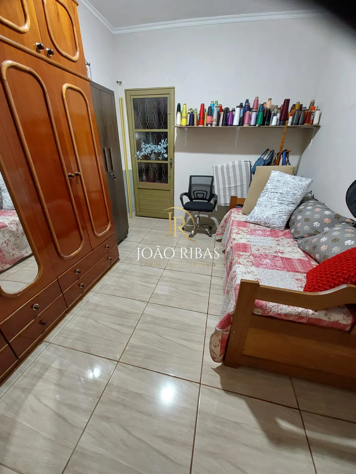 Casa à Venda com 3 Quartos, 310 m² e Kitnet nos Fundos — Vila Maria Luiza