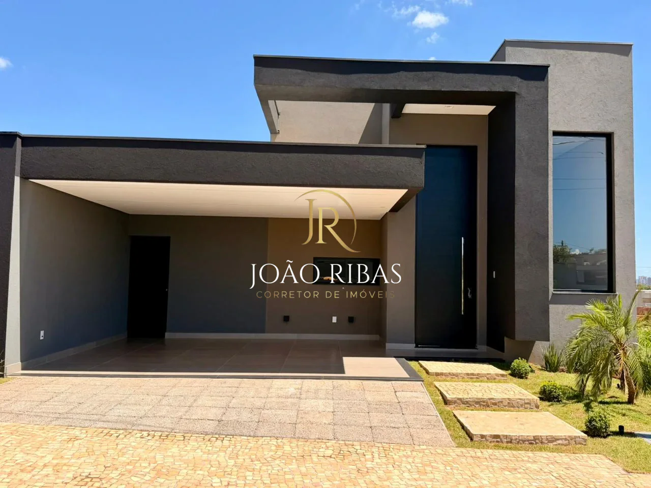 Casa de Alto Padrão à Venda no Recreio Anhanguera — 3 Suítes e Piscina