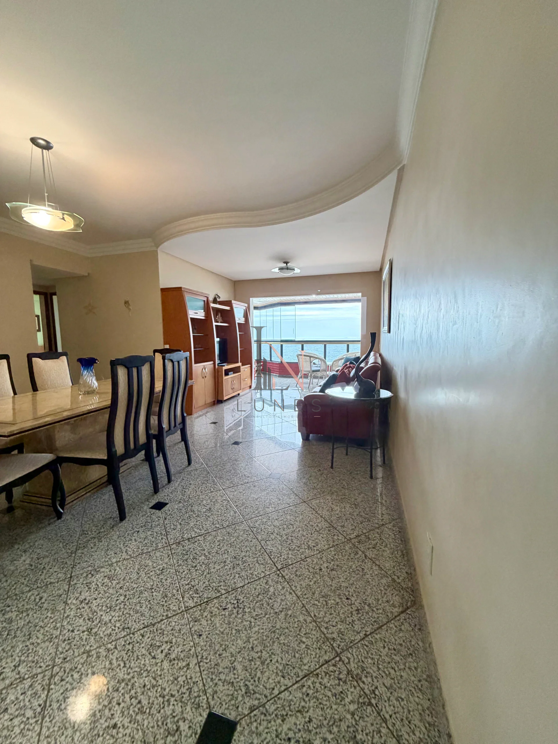 Apartamento com vista para o mar na Praia do Morro