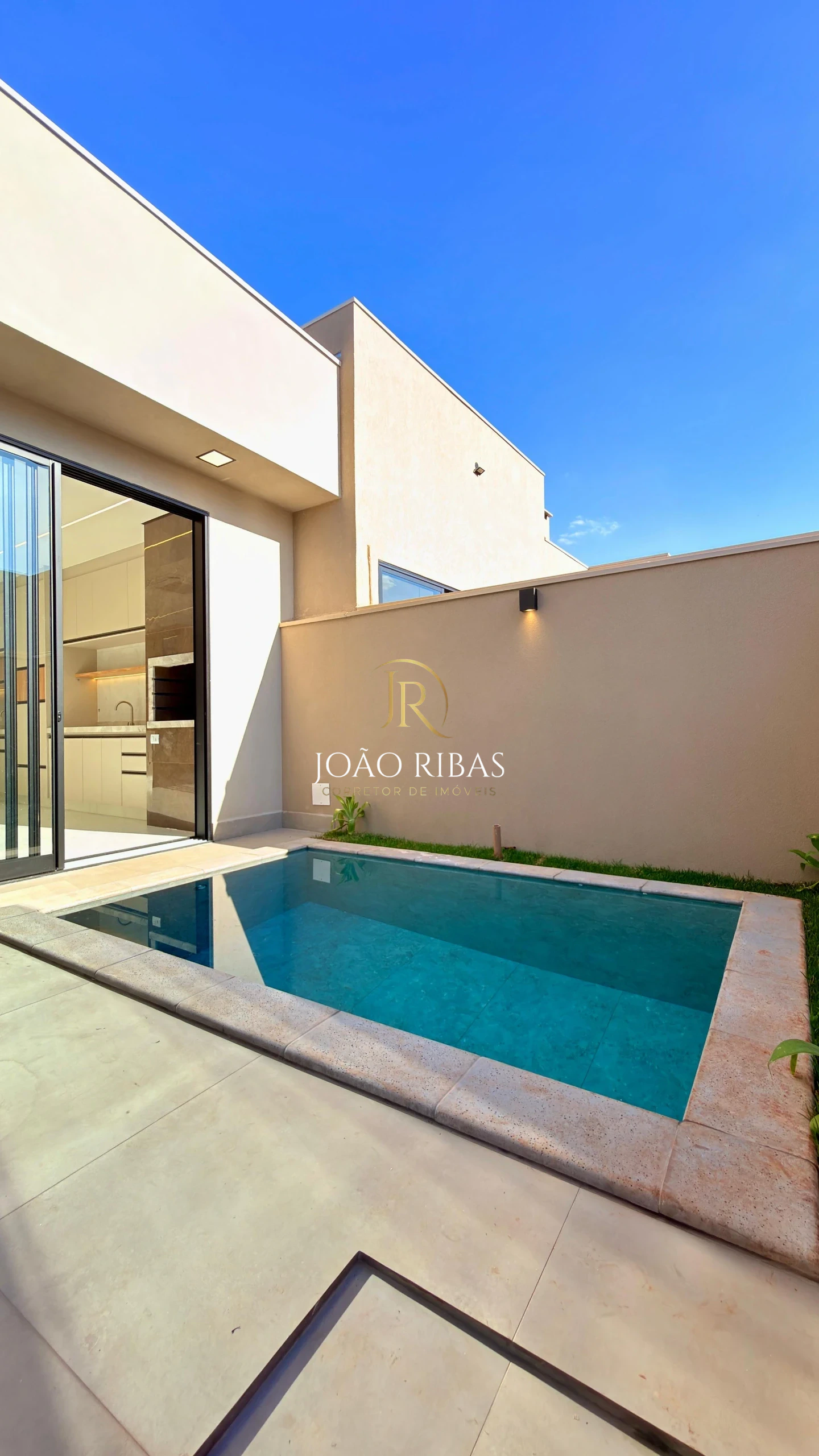 Casa Térrea de Alto Padrão à Venda no Real Sul – 3 Suítes
