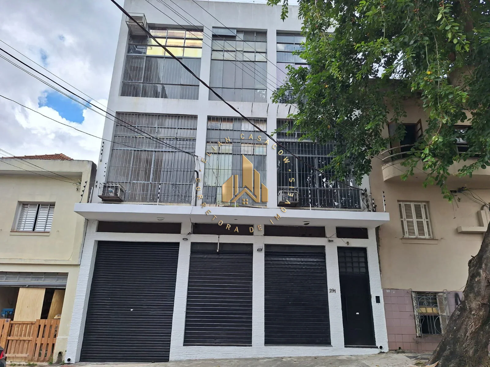 Prédio Comercial Para Venda e Locação no Cambuci